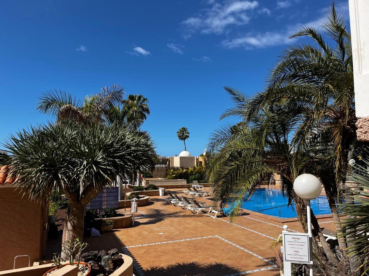 Borinquen Studio Apartment Playa Fanabe Exterior photo