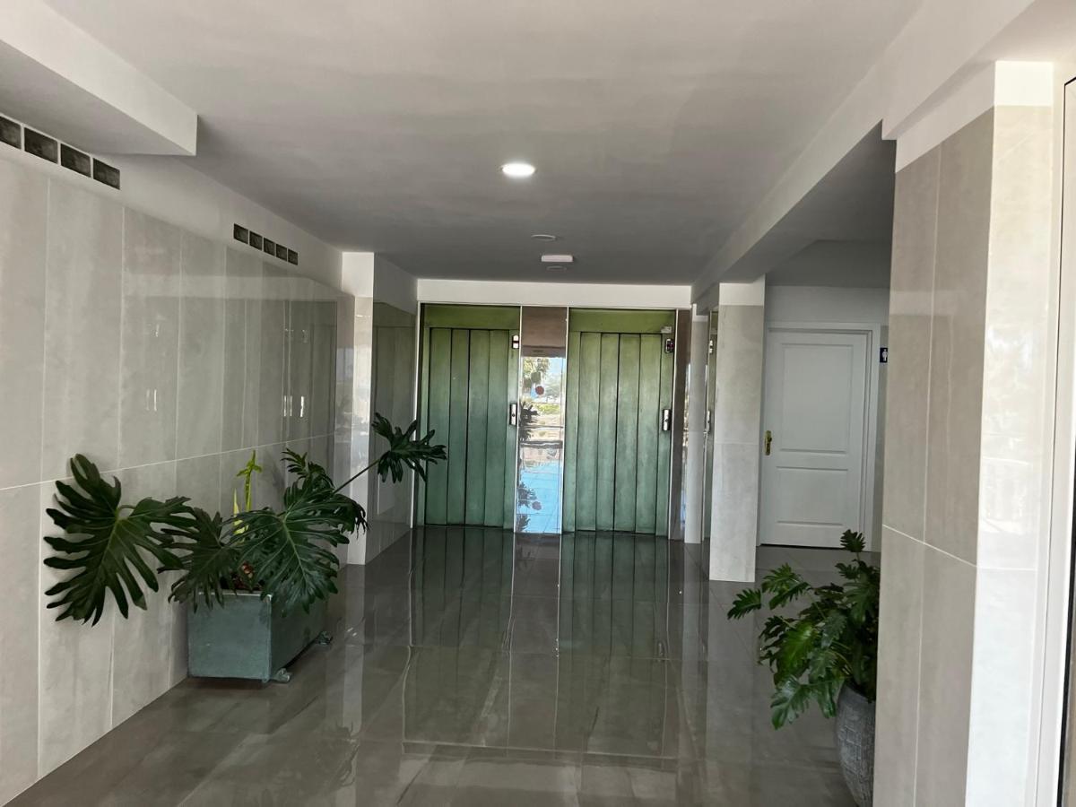 Borinquen Studio Apartment Playa Fanabe Exterior photo